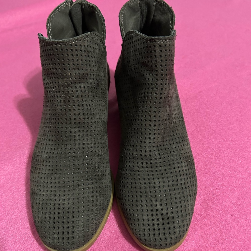 Size 6 dolcetta booties